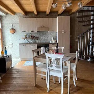 Stone House: Fairytale Flat With Magic View , Bellano Italien